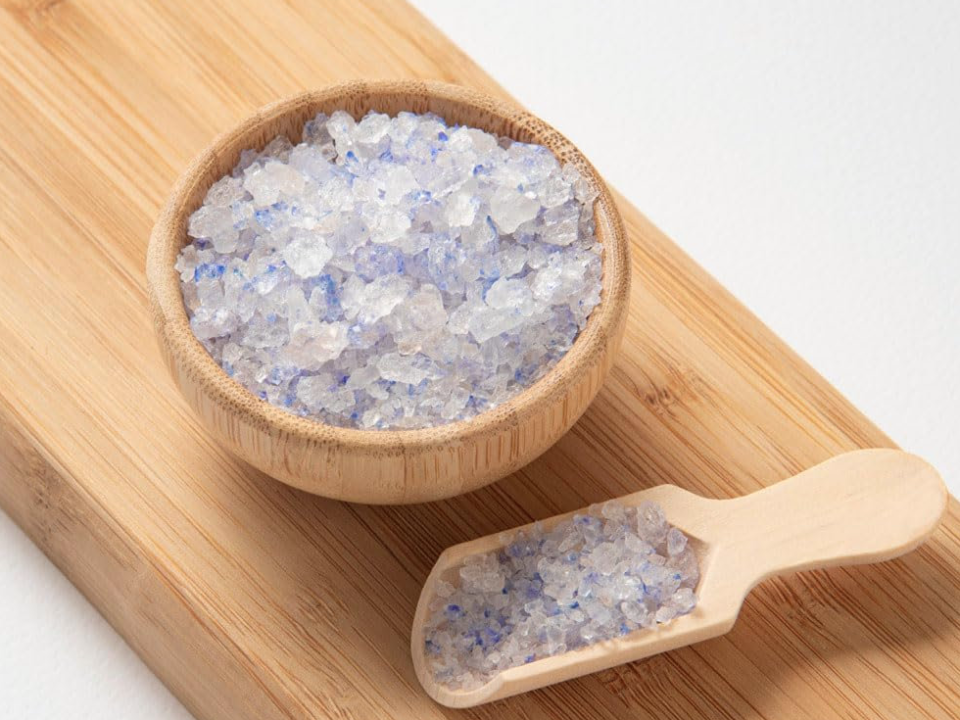 grinded blue salt