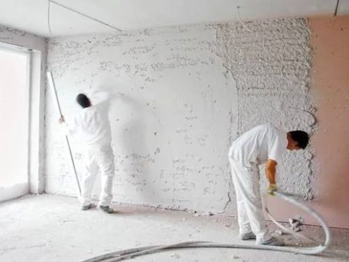 spraying plaster